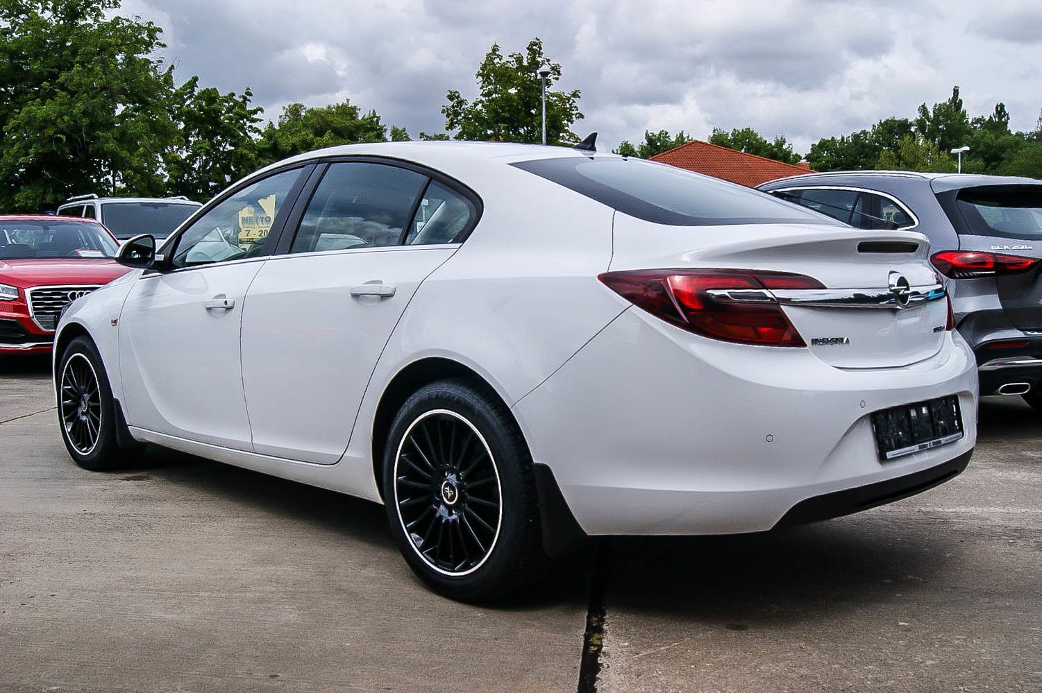 Fahrzeugabbildung Opel Insignia Lim 1.6T Auto XENON NAVI KAMERA 2.HAND