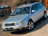 Audi A4 2.0 Avant*SITZHEIZUNG* - Audi A4 aus 2002: Kombi