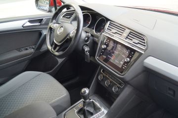 Volkswagen Tiguan 2.0TDI Comfortline NAVI-AHK.-PDC.-1.HAND-