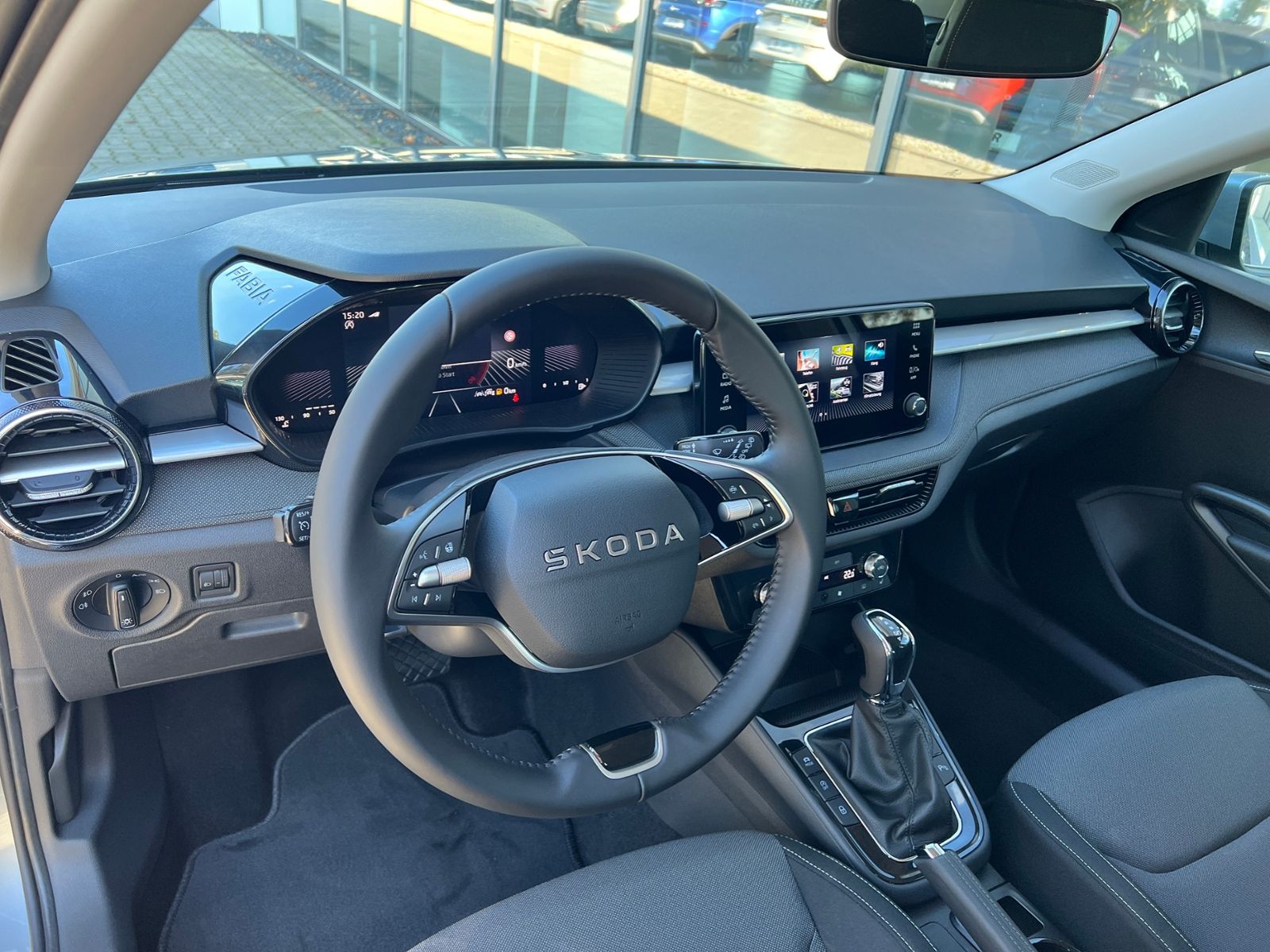Fahrzeugabbildung SKODA Fabia Selection 1.0 TSI DSG *LED, SmartLink, Kam