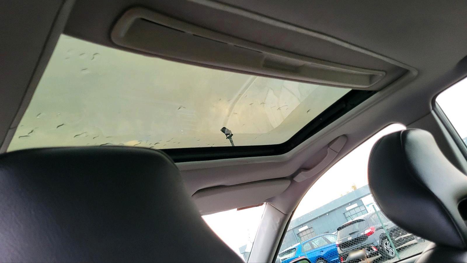 Volvo V40 2004 — photo 11