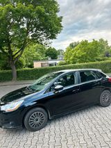 Citroën C4 Lim. Attraction - Citroën C4 aus 2011