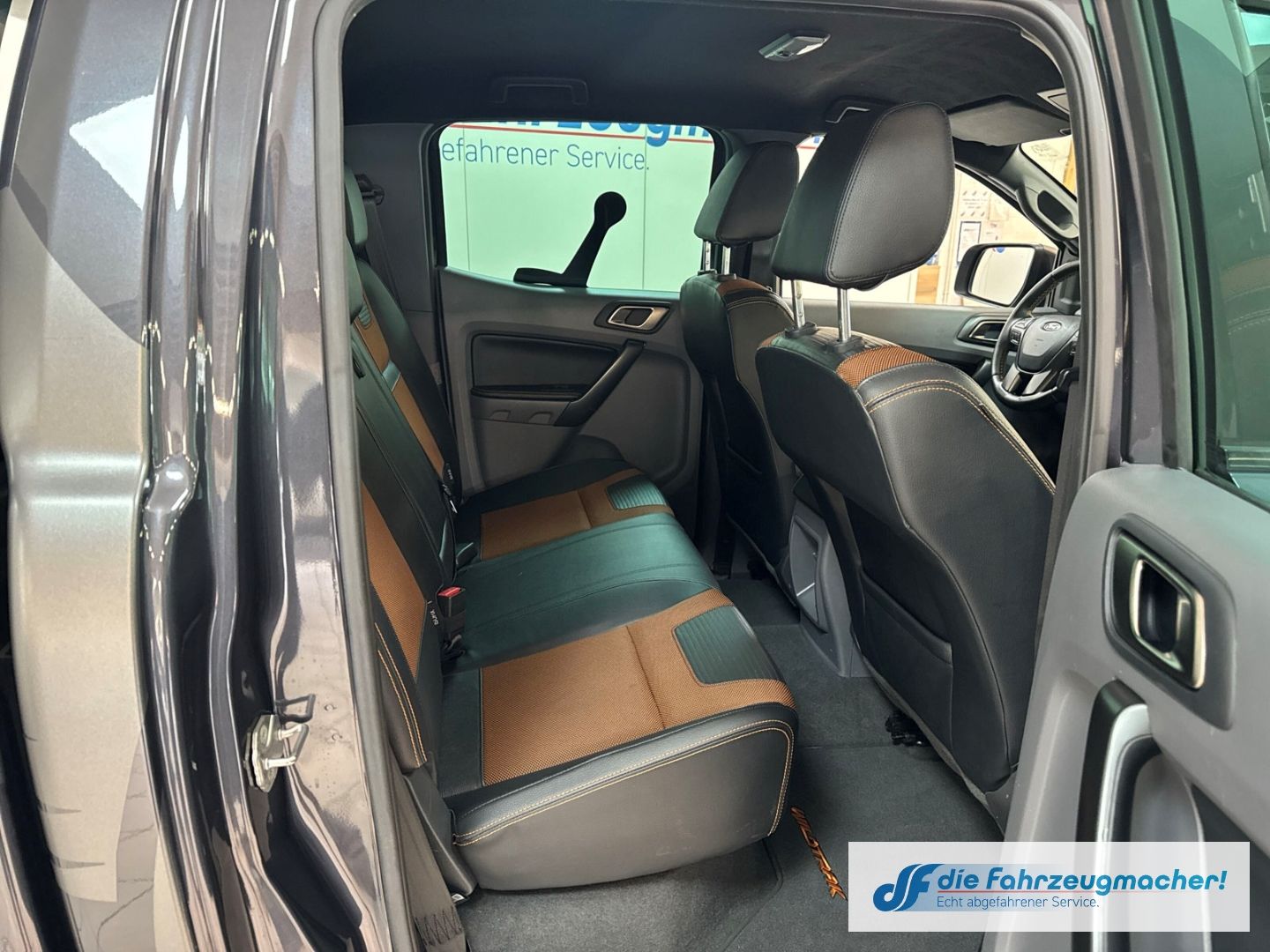 Fahrzeugabbildung Ford Ranger Wildtrak DoKa 4x4 3.2TDCi Automatik AHK N