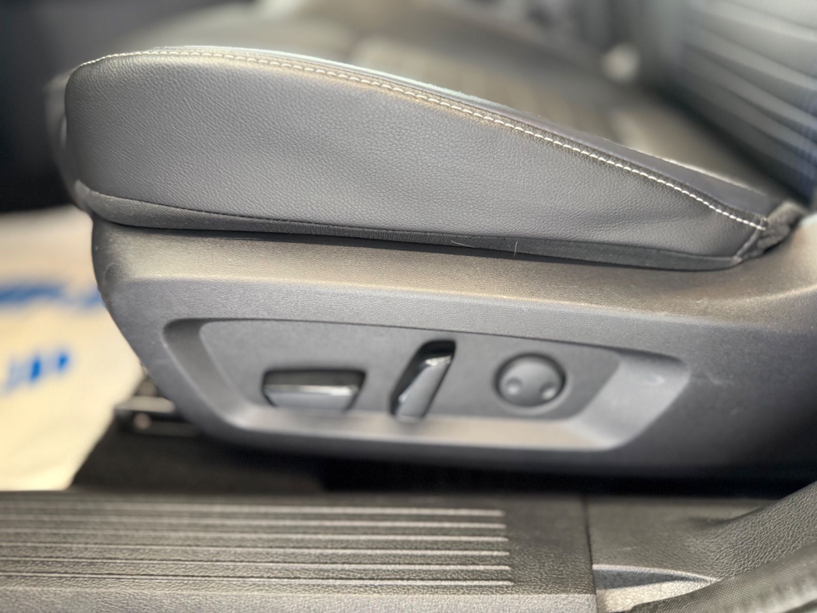 Fahrzeugabbildung Nissan Qashqai Tekna ALLRAD, 360° Kamera, Navi, WP.