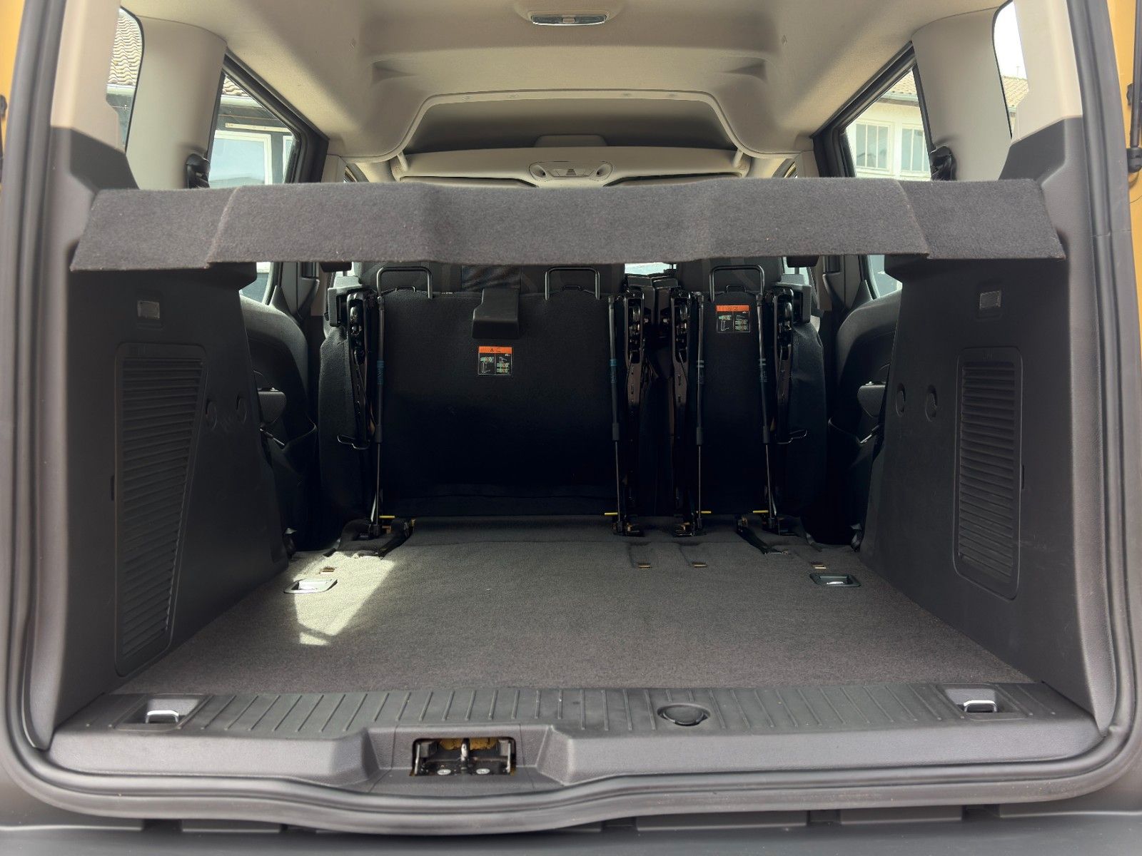 Fahrzeugabbildung Ford Tourneo Connect 1.0 EB Trend Klima Zahnr. neu