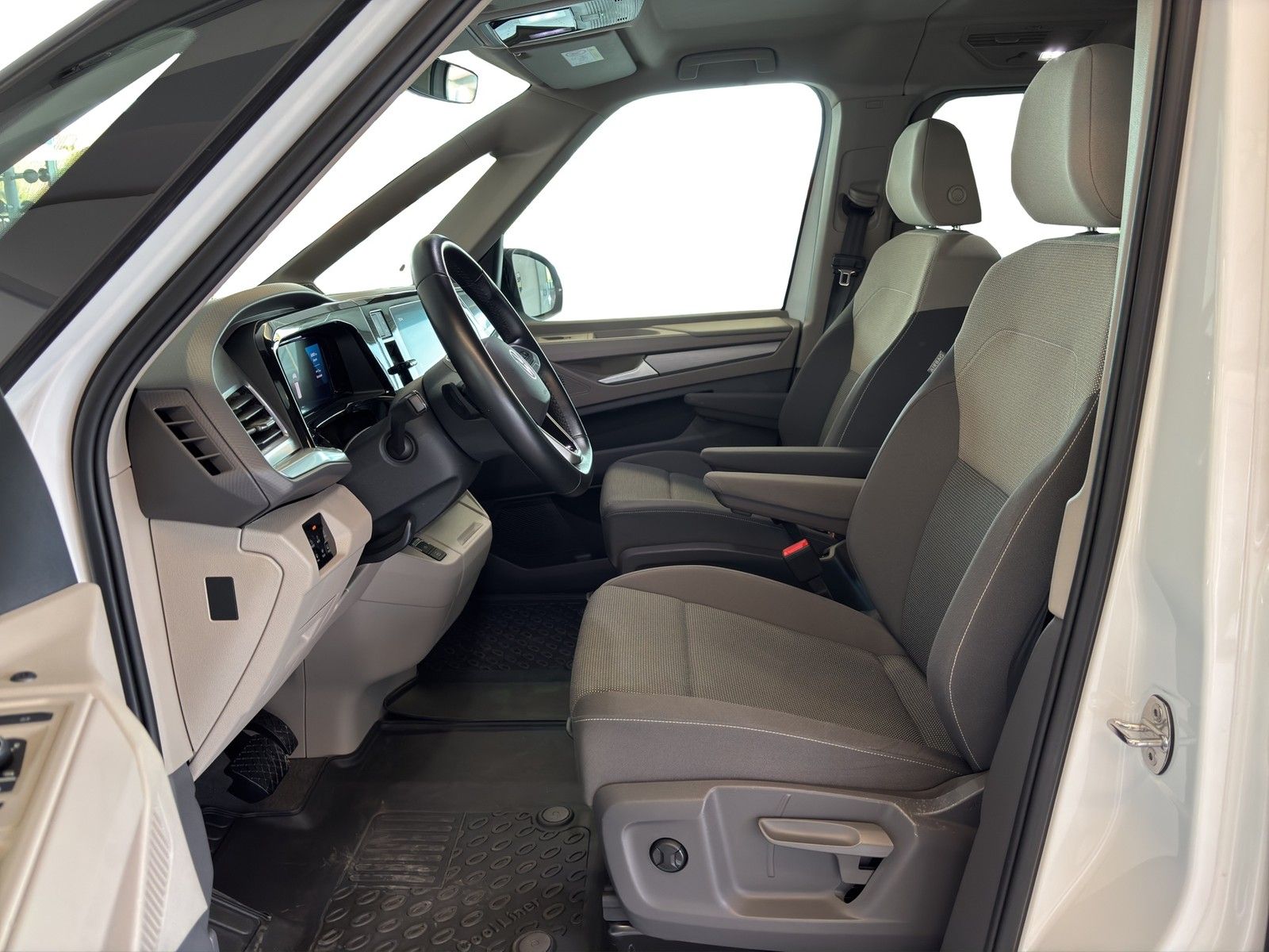 Volkswagen T7 Multivan 1.5 TSI Edition DSG MATRIX NAVI LM foto 8