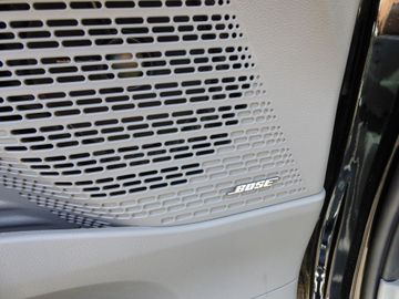 Hyundai STARIA 1.6 T-GDI HEV Signature