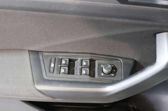 Volkswagen T-Roc 1.5 TSI DSG Life AID+NAVI+LANE+LED+17"