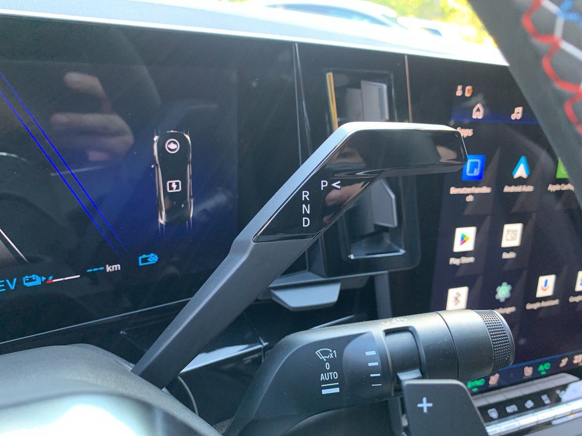 Renault Rafale - Bild 19