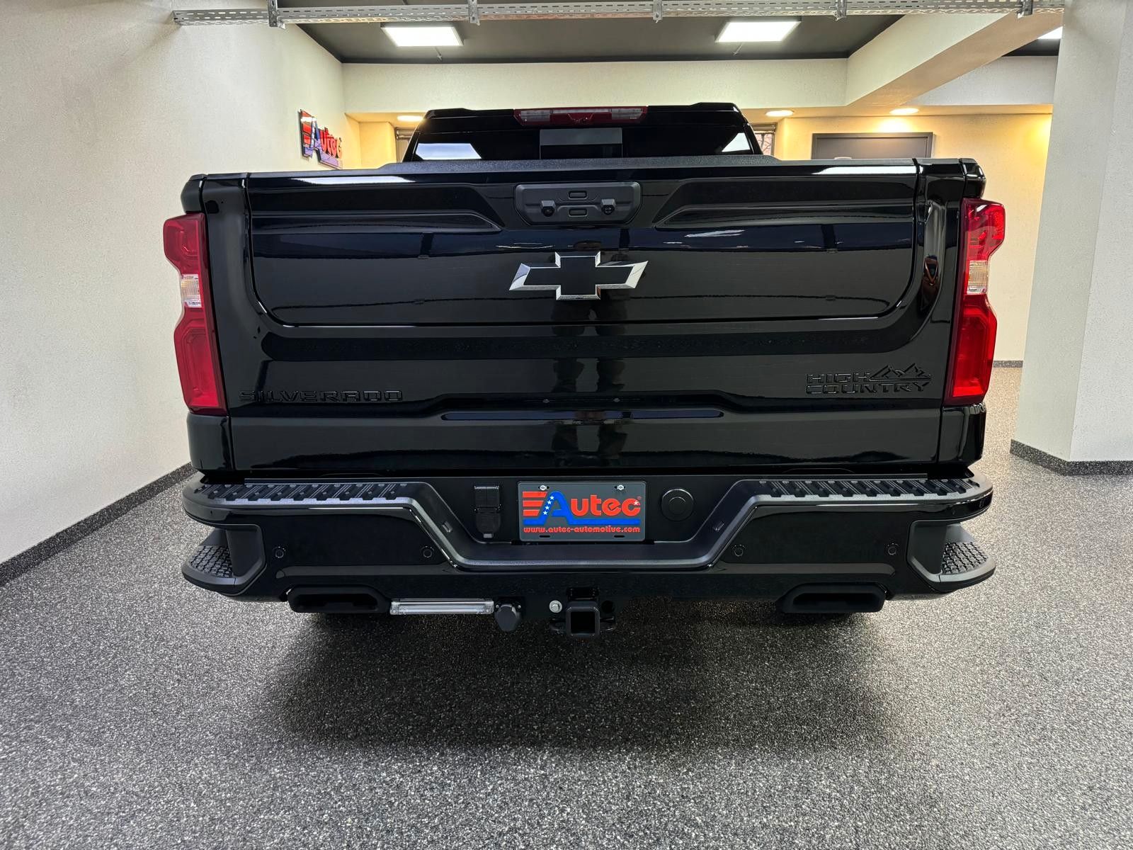 Fahrzeugabbildung Chevrolet 26 SILVERADO MIDNIGHT HIGH COUNTRY 6.2L V8-4x4