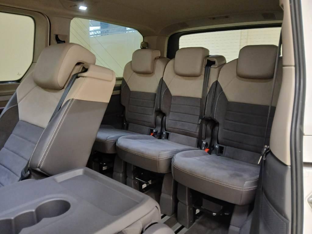 Volkswagen T7 Multivan Style lang AHK/ACC/RFK/EASYOPEN/APPL