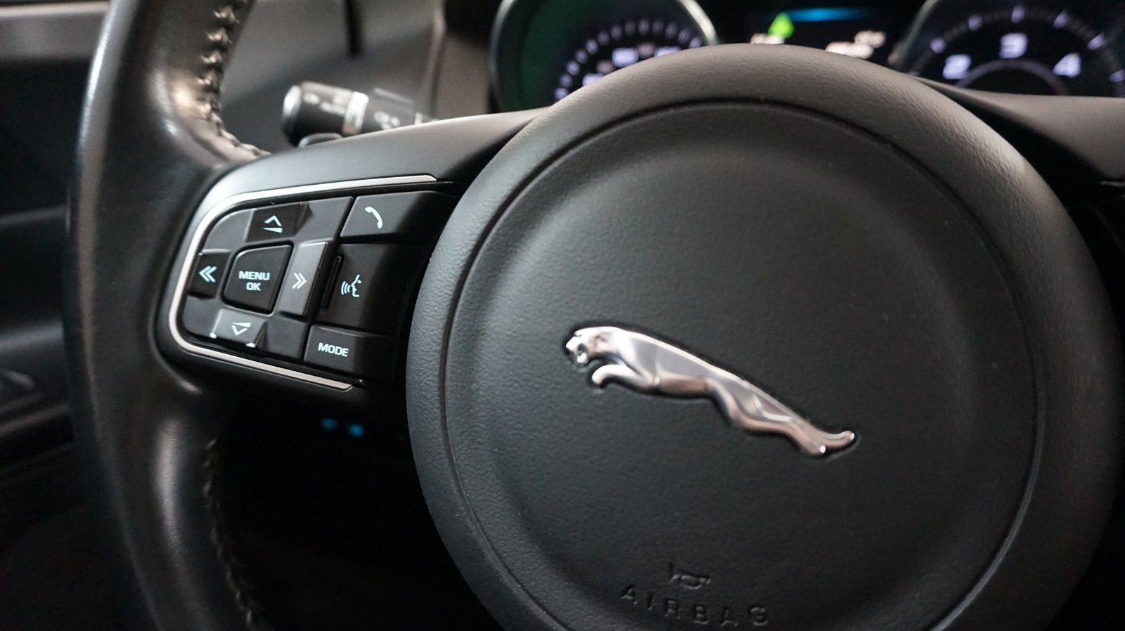 Fahrzeugabbildung Jaguar XE Prestige