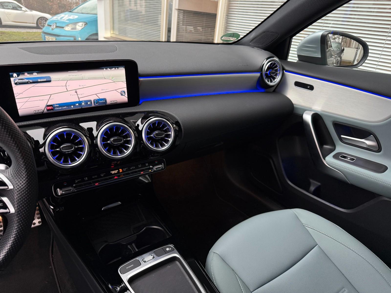 Mercedes-Benz A 250e - AMG Line-RFK-Ambiente-Advanced Plus