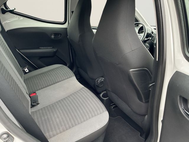 Toyota Aygo x-play club KameraKlimaAppleCarPlayTemp