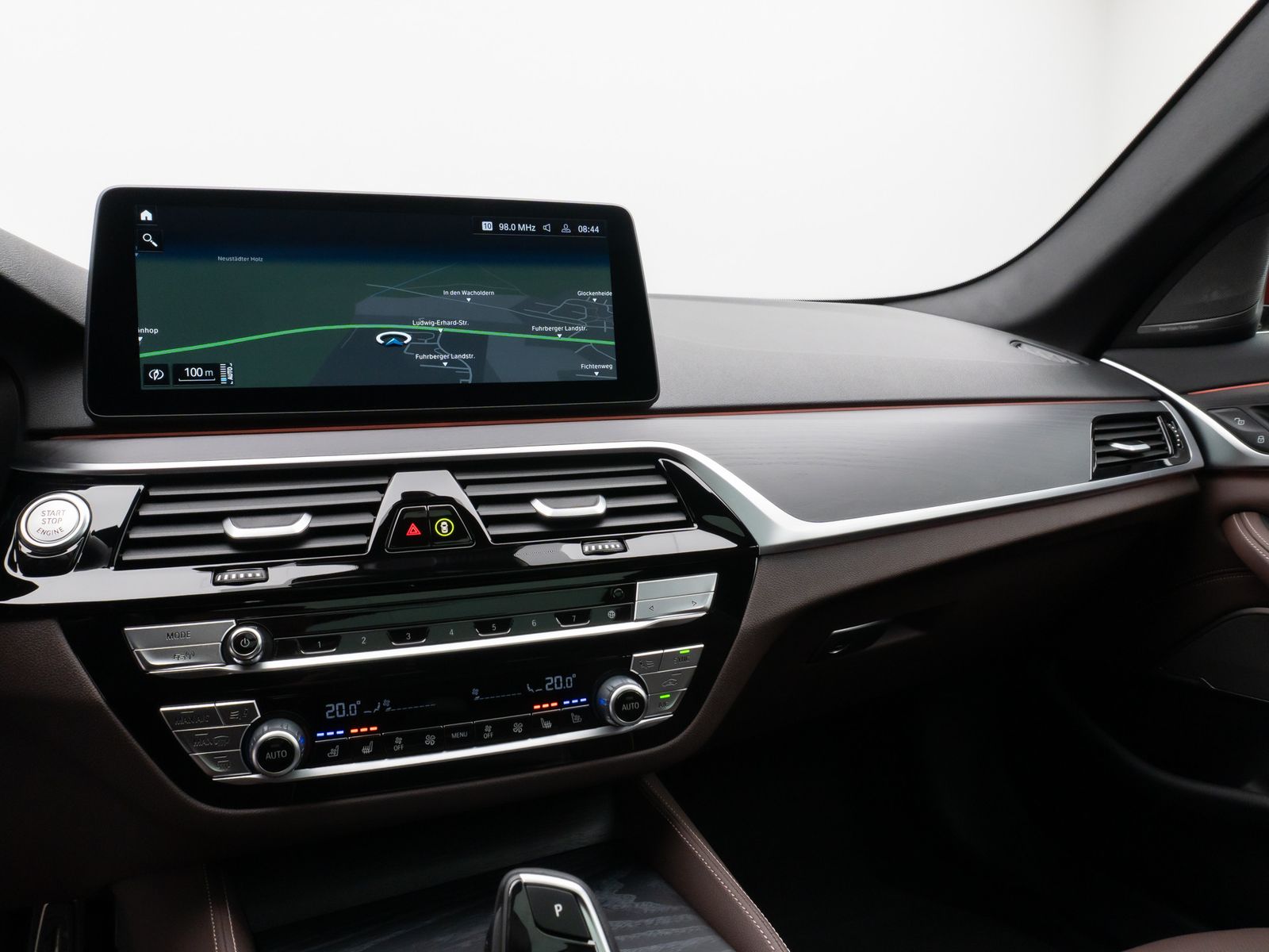 Fahrzeugabbildung BMW 530e M Sport Panorama Kamera HUD DAB H/K AHK 19"