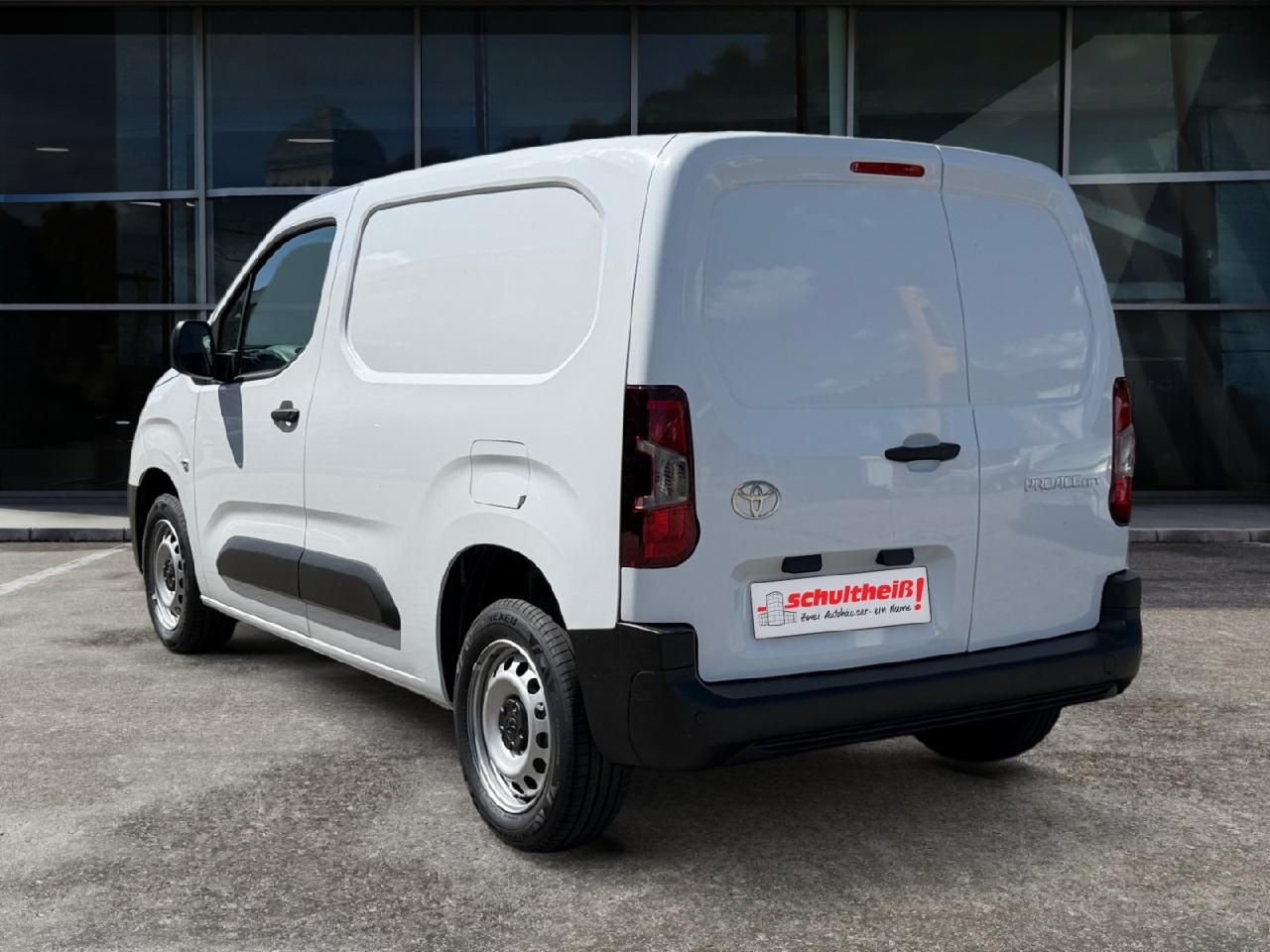 Fahrzeugabbildung Toyota Proace City L1 Meister