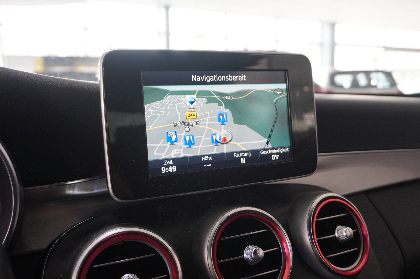 Fahrzeugabbildung Mercedes-Benz C 180 COUPE SPORT NAVI/LED/KAMERA/SPORT/SHZ/AMG