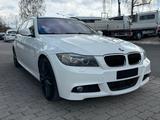 BMW 320 3 Touring 320d M.Paket Bi-Xenon Alcantara - BMW 320 aus 2009: Kombi, 320d