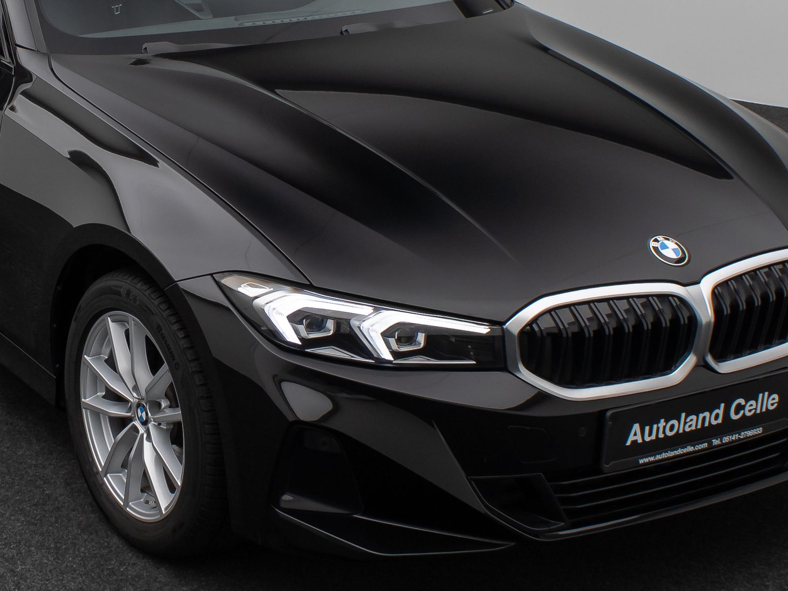 Fahrzeugabbildung BMW 318i DAB PDC Widscreen Geschwindigkeitsreg LED