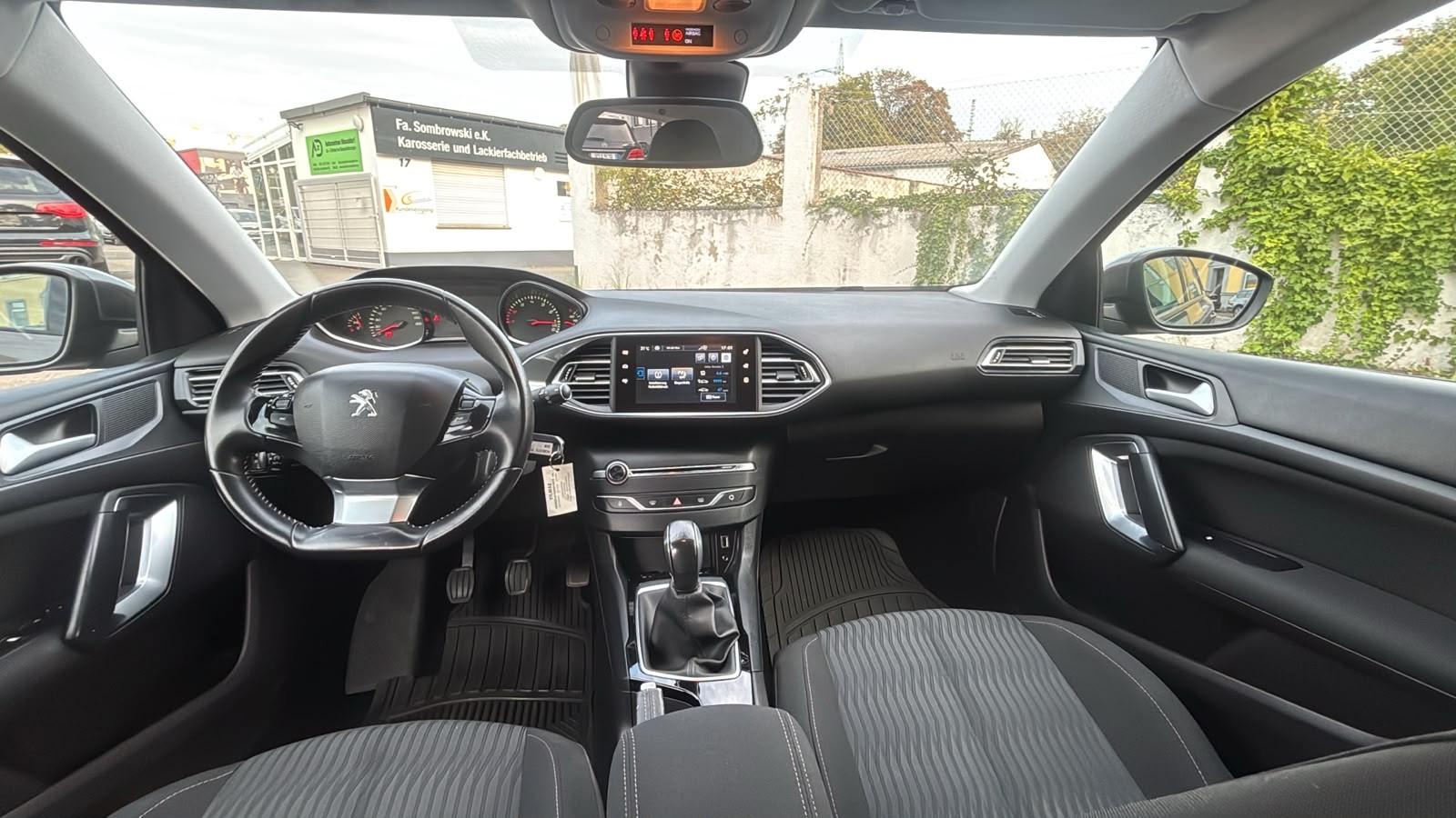 Peugeot 308 Active *1.2 Benzin* *Gut gepflegt*