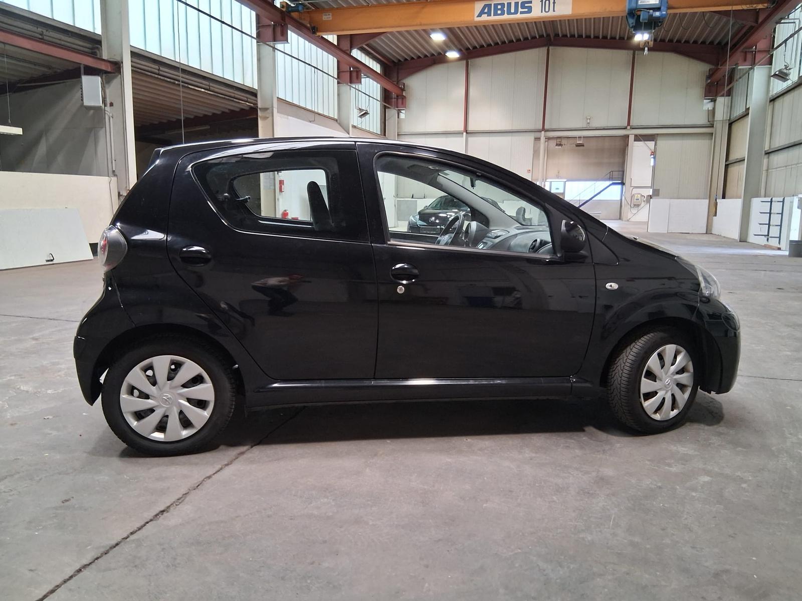 Toyota Aygo Cool Go Klima Navi Kupplung Neu!