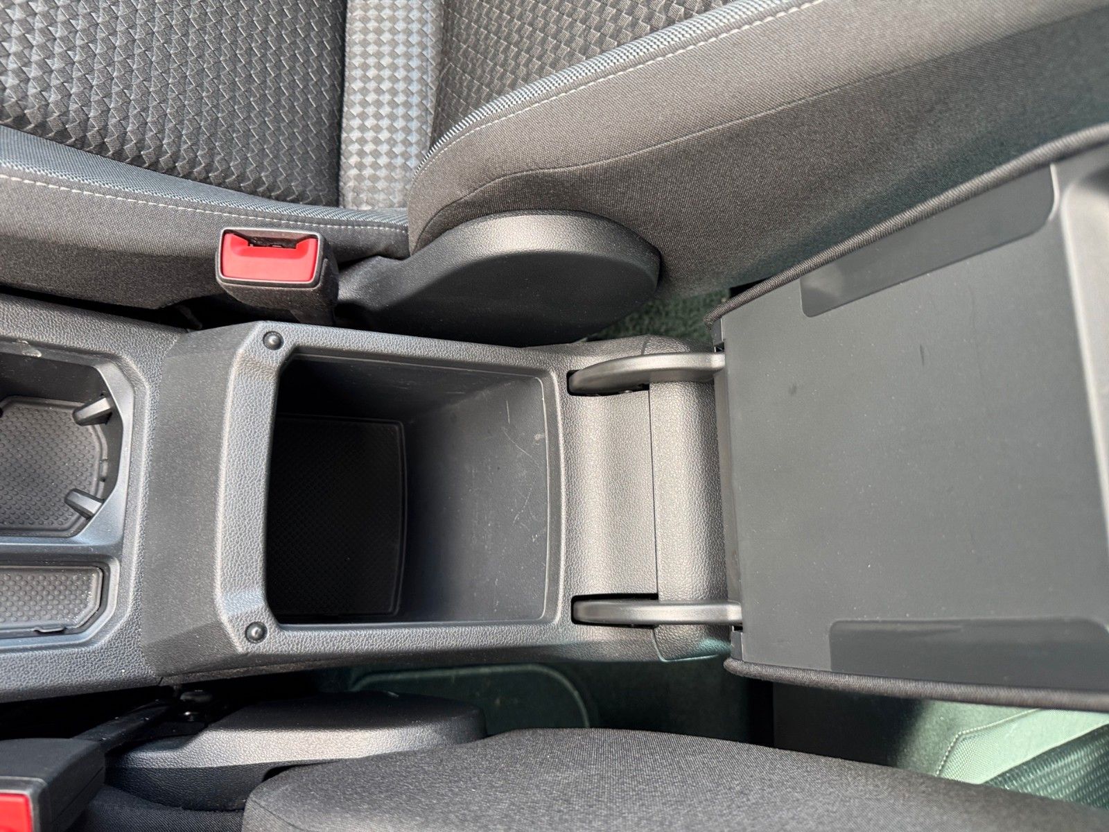 Fahrzeugabbildung Volkswagen Tiguan Life ACTIVE 1.5 TSI