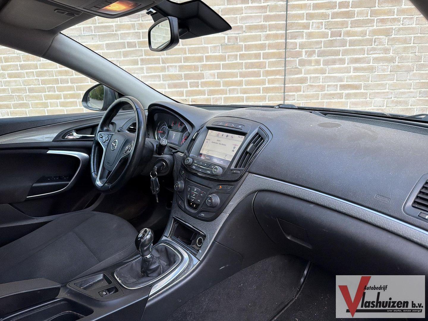 Opel Insignia 2015 — photo 15