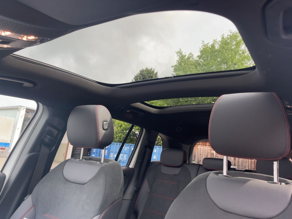 Fahrzeugabbildung Mercedes-Benz GLB 200 d 4M AMG/Night/Pano/360°/AHK