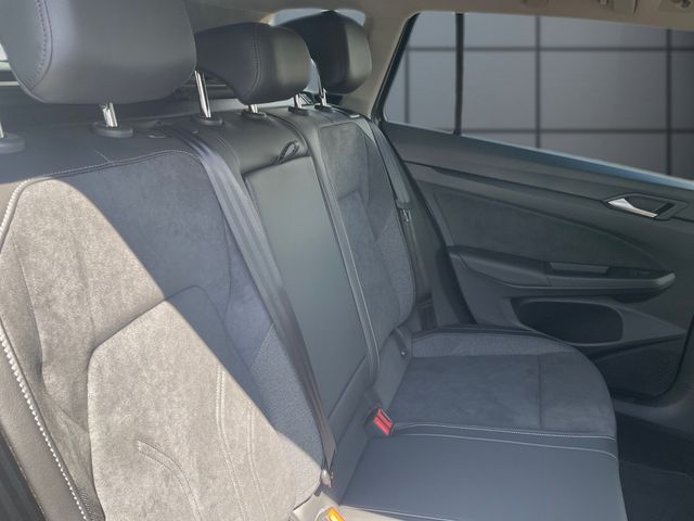 Golf VIII Variant 1.5 eTSI Style *DSG*AHK*MATRIX