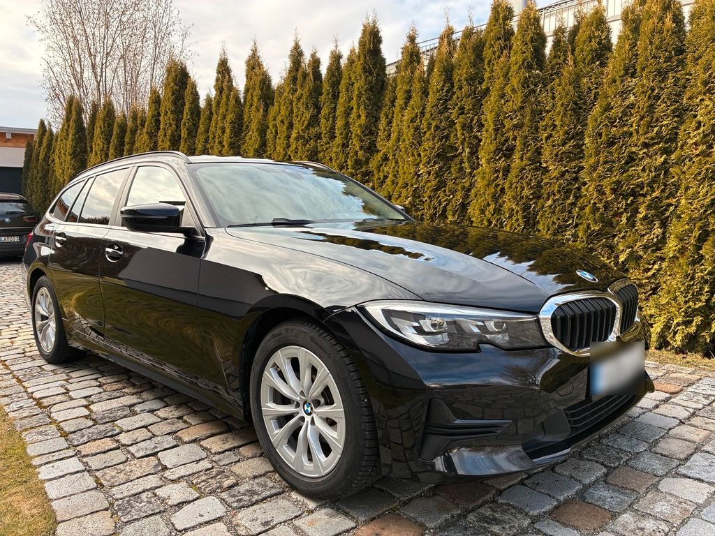 Image of BMW 320