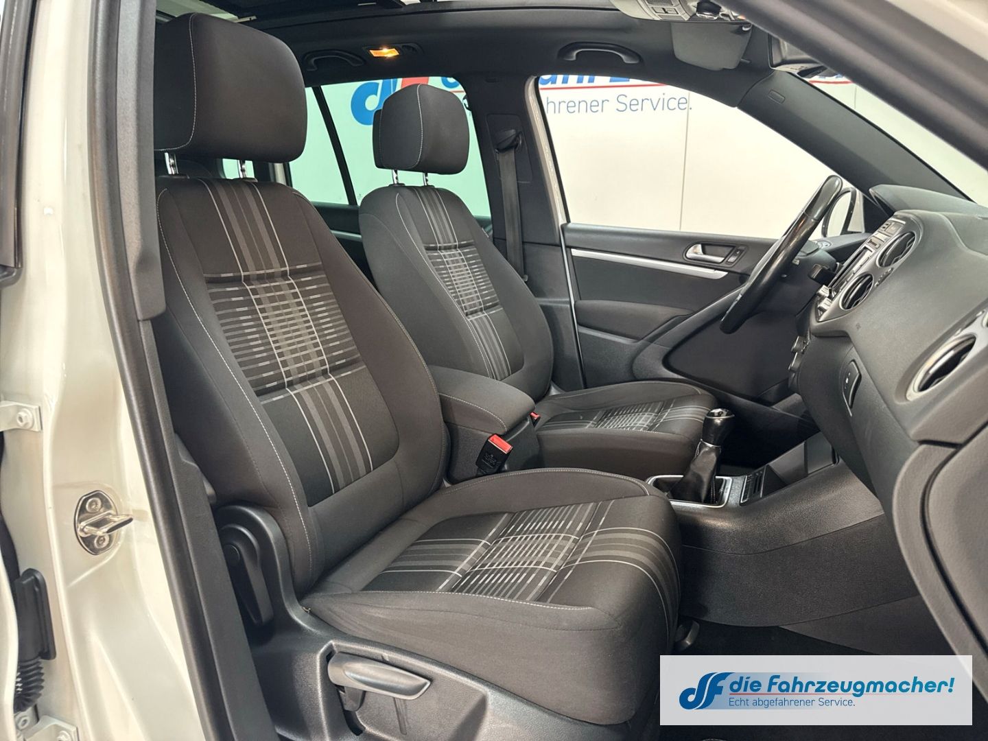 Fahrzeugabbildung Volkswagen Tiguan Lounge Sport & Style 4x4 AHK sch.