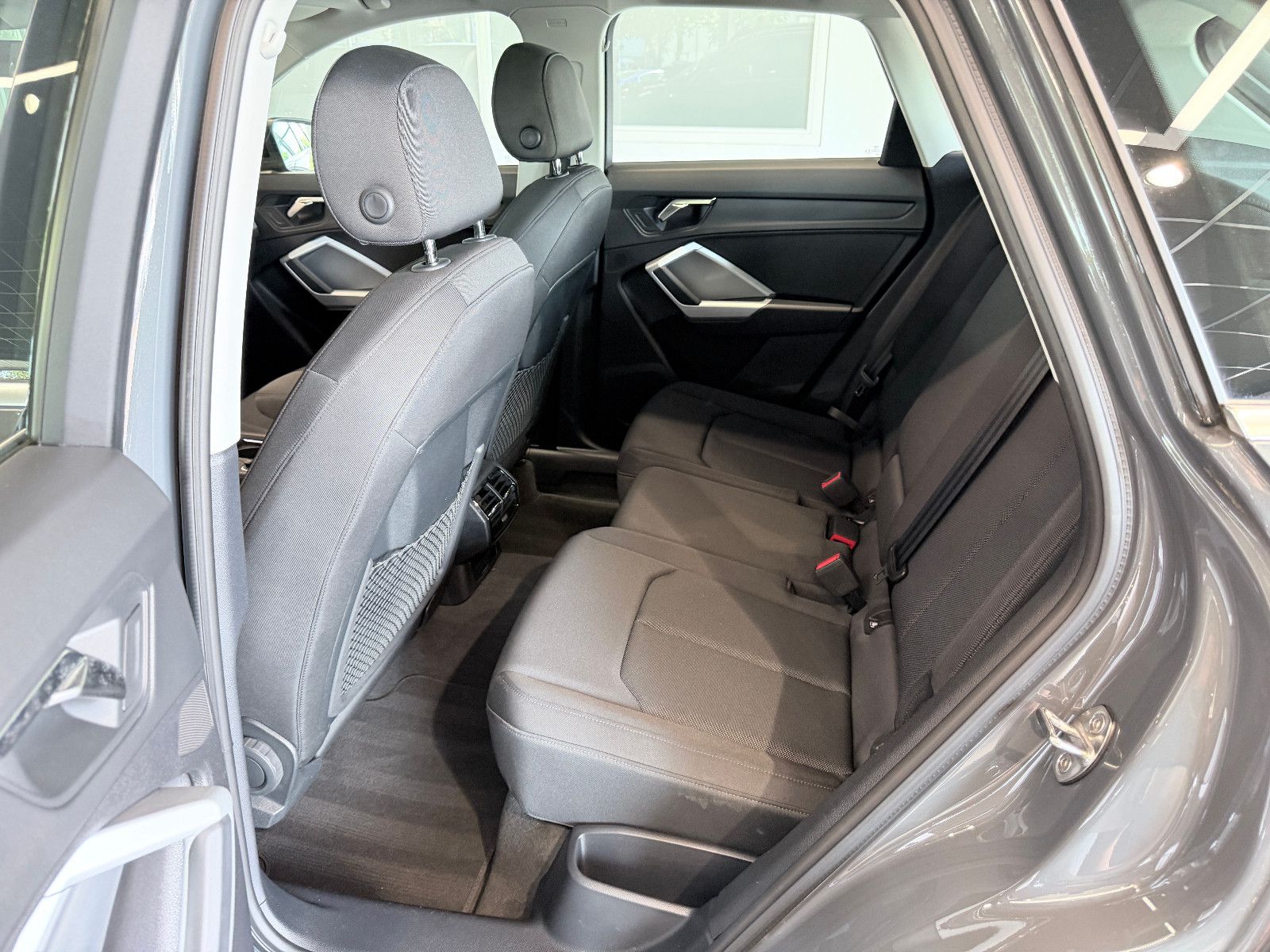 Audi Q3 45 TFSI e basis foto 13