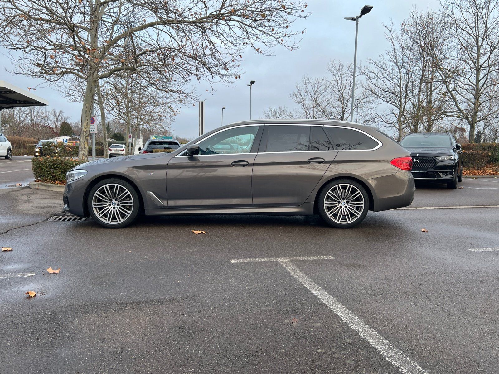 Fahrzeugabbildung BMW 520d xDrive M Sport +STHZG+20'' Ind.+Leder Ind.+