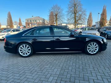 Audi A8 - 7