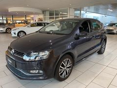 Fahrzeugabbildung Volkswagen Polo V Allstar 1.0 5tü. SHZ/PDC/ALU/TEMPOMAT/