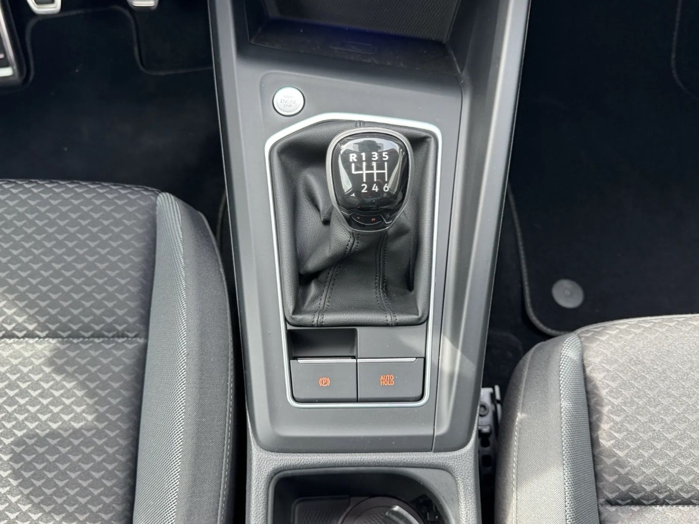 Golf VIII 1.5 TSI "ACTIVE" *STDHZG*LED*NAVI*HUD*