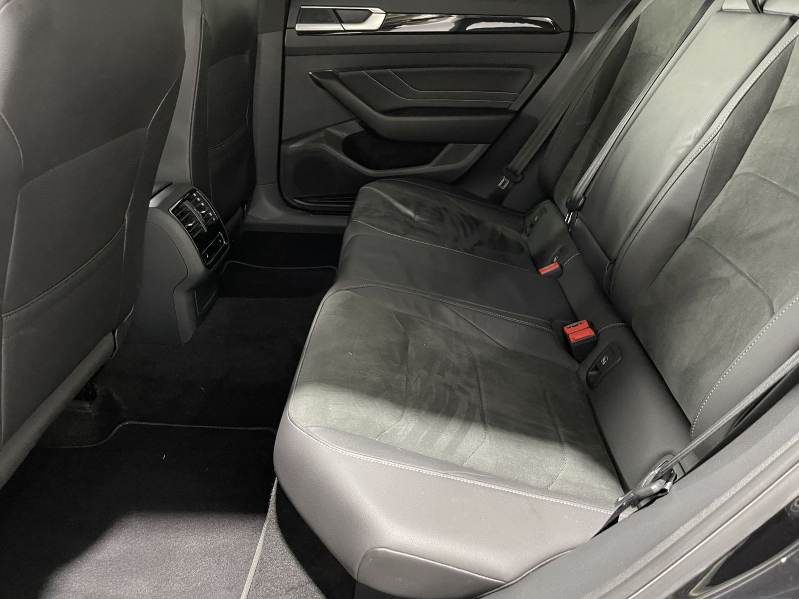 Fahrzeugabbildung Volkswagen Arteon Shooting Brake 2.0 TDI*R-Line*IQ.LIGHT*