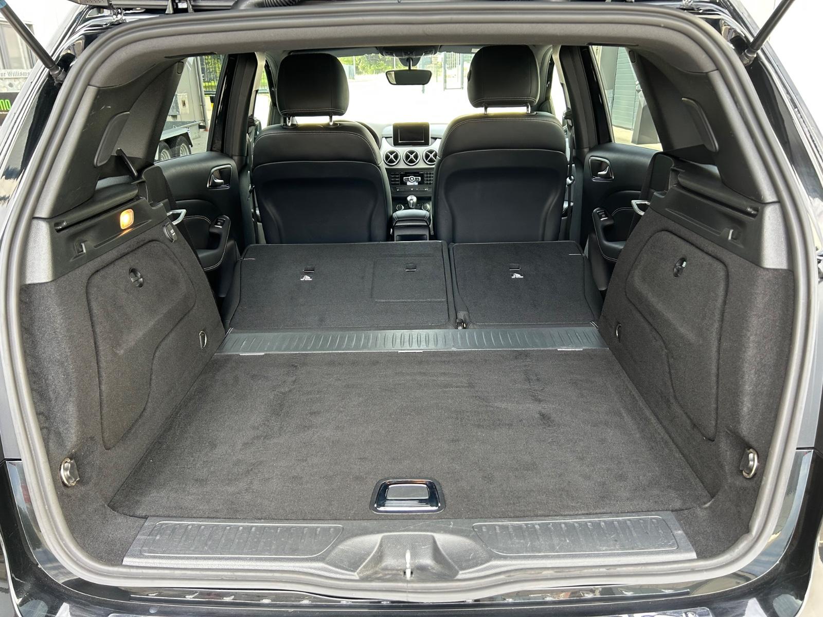 Mercedes-Benz B 180 AMG Line 2. Hand Navi Klima Teilleder USB