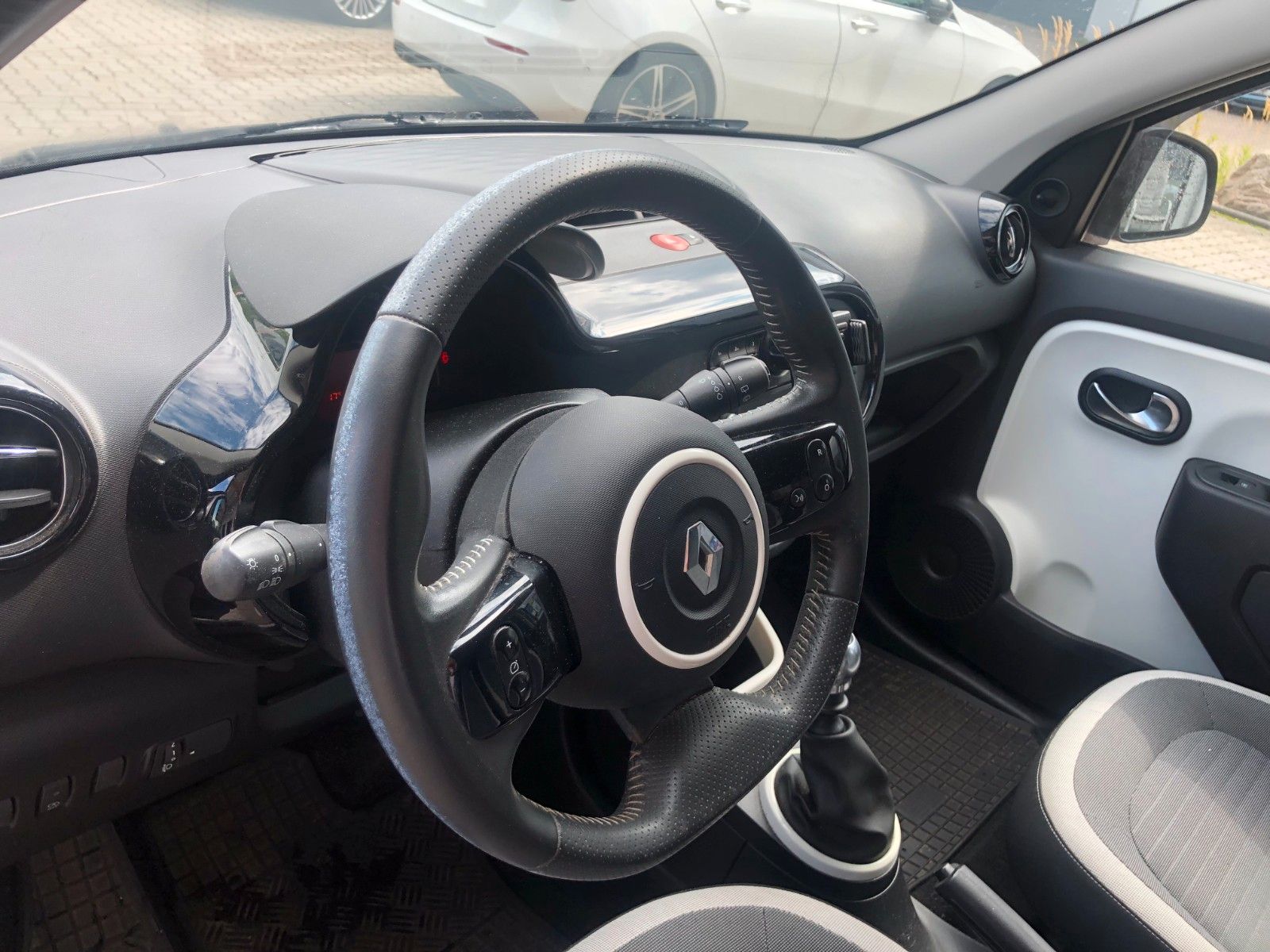 Fahrzeugabbildung Renault Twingo Limited Faltdach
