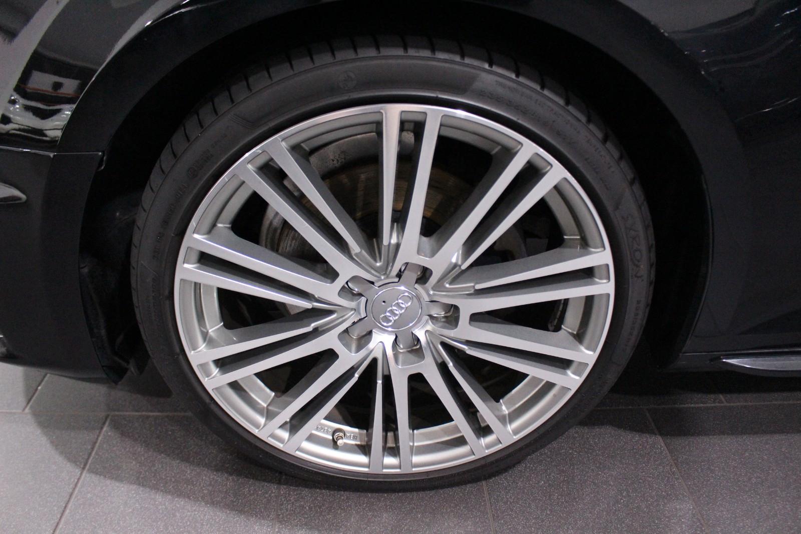 Audi A4 Avant 40 TFSI Sport S-Line NAVI LED 19" TOP