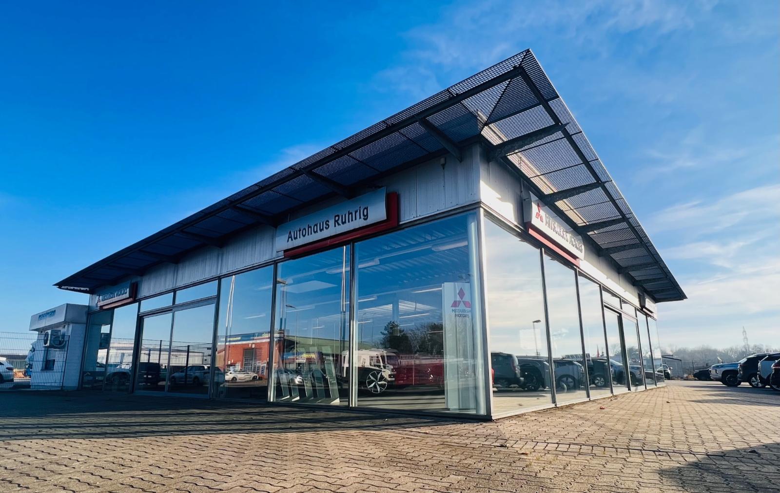 showroom-image-top