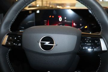 Fotografie 16 des Opel Astra 1.2 Turbo Hybrid 48 V GS