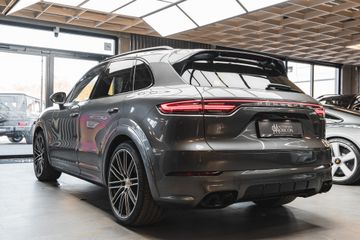Porsche Cayenne - 4