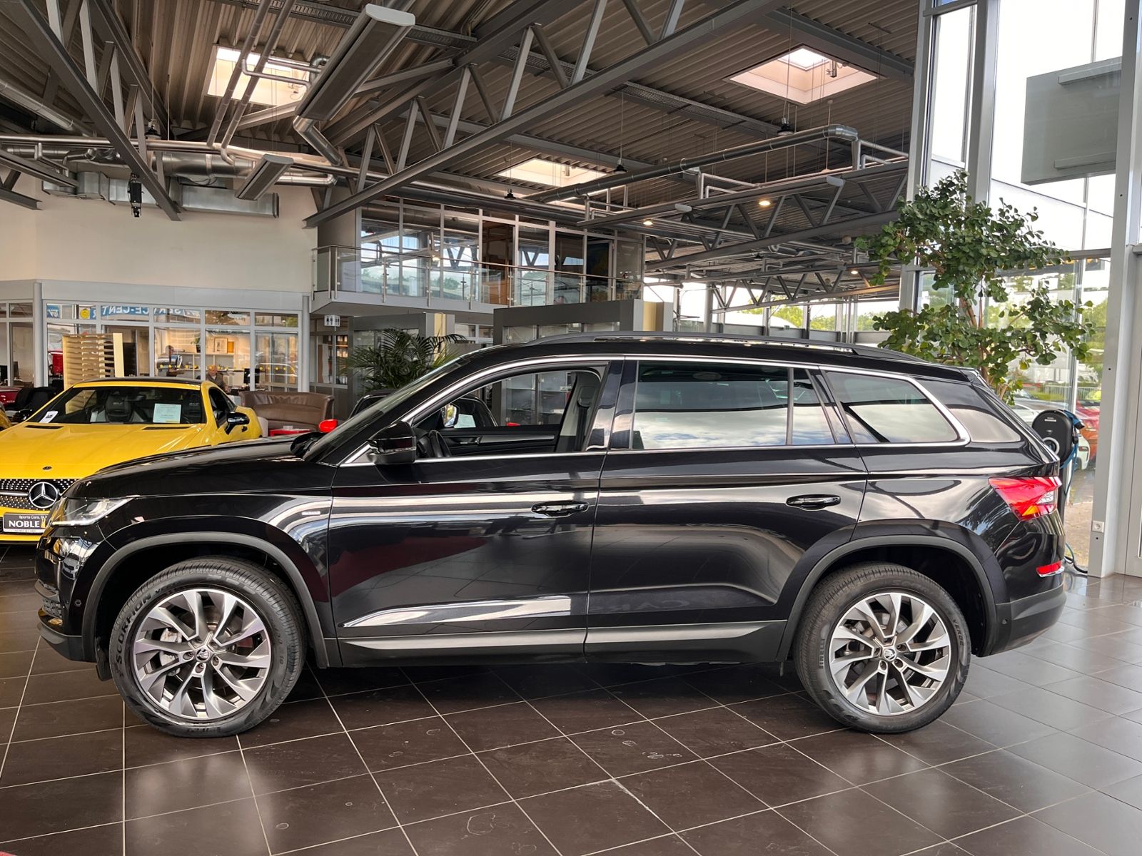 Fahrzeugabbildung SKODA Kodiaq Clever 4x4 PANO 360° LED NAVI