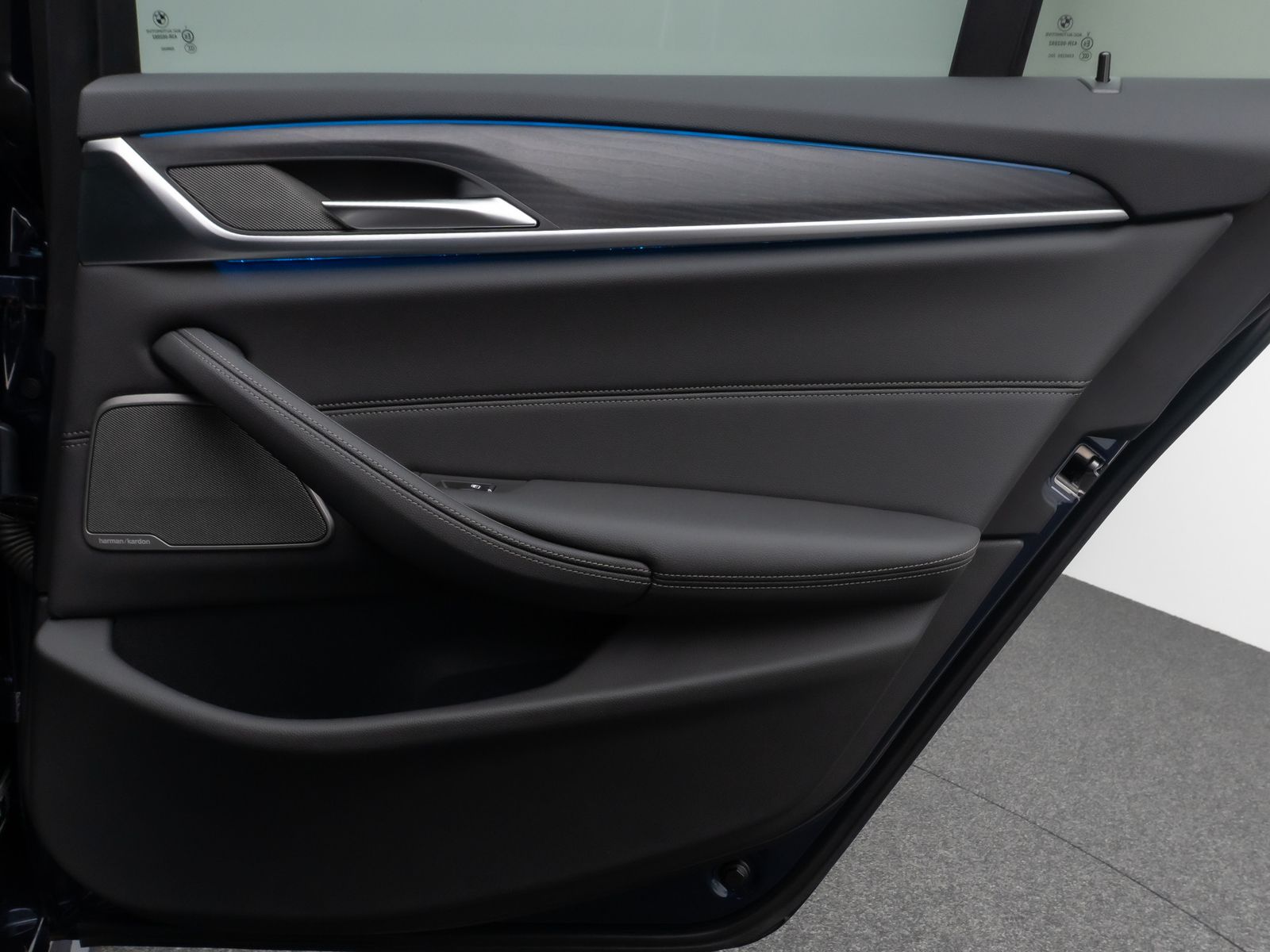 Fahrzeugabbildung BMW 530e xD M Sport Kamera H/K DAB Individual Alarm