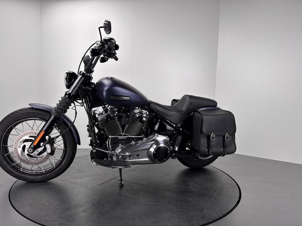 Fahrzeugabbildung Harley-Davidson STREET BOB *NEUWERTIG *ANSCHLUSSGARANTIE 06/29