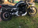 Moto Guzzi V85TT  GDO Guardia d Onore Wilbers Tieferlegung - MOTO GUZZI V8