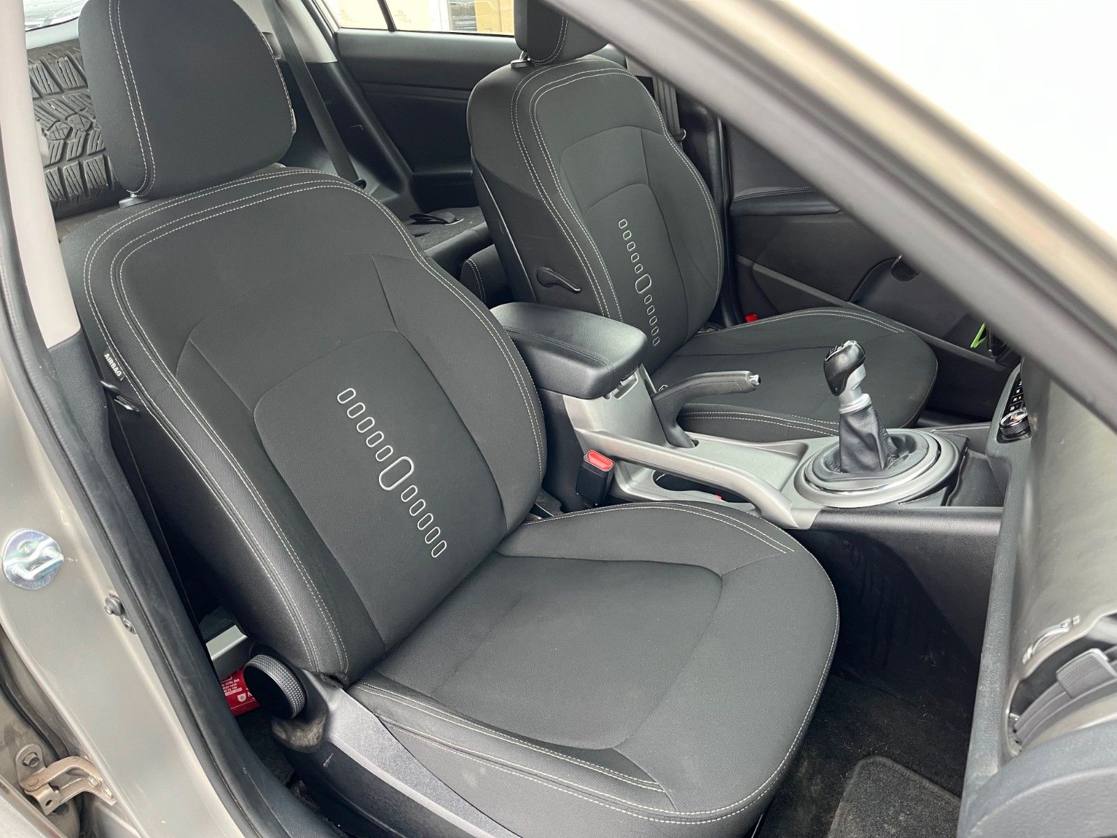 Fahrzeugabbildung Kia Sportage Attract 2WD 1.6 GDI Navi Kamera Tempoma