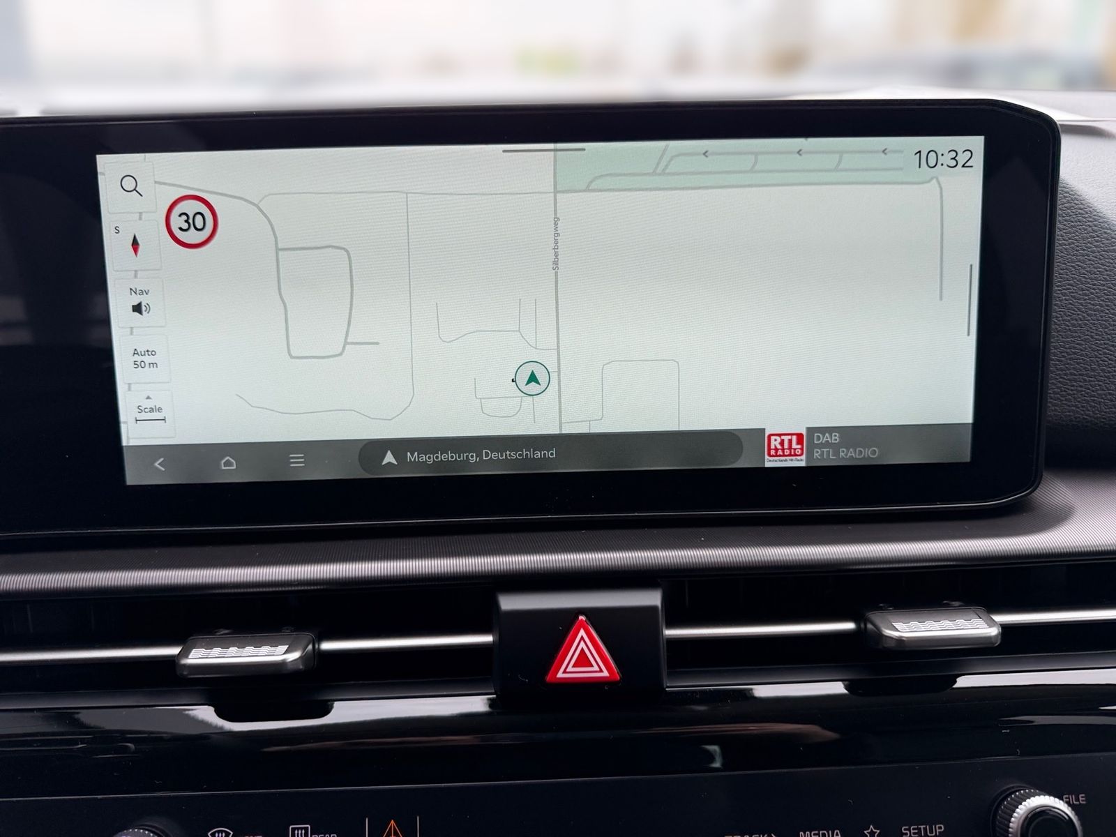 Fahrzeugabbildung Kia SPORTAGE 1.6T 2WD DCT Vision KOM Facelift