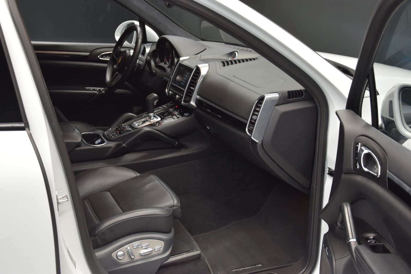 Fahrzeugabbildung Porsche Cayenne Turbo S ACC Luft Sitzbel. s.AGA LED 360°